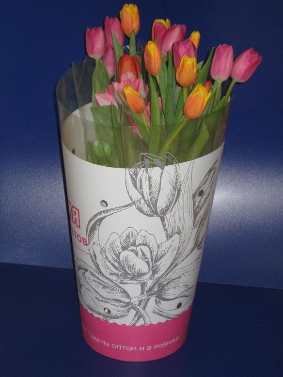 конусная ваза под временное хранение цветов